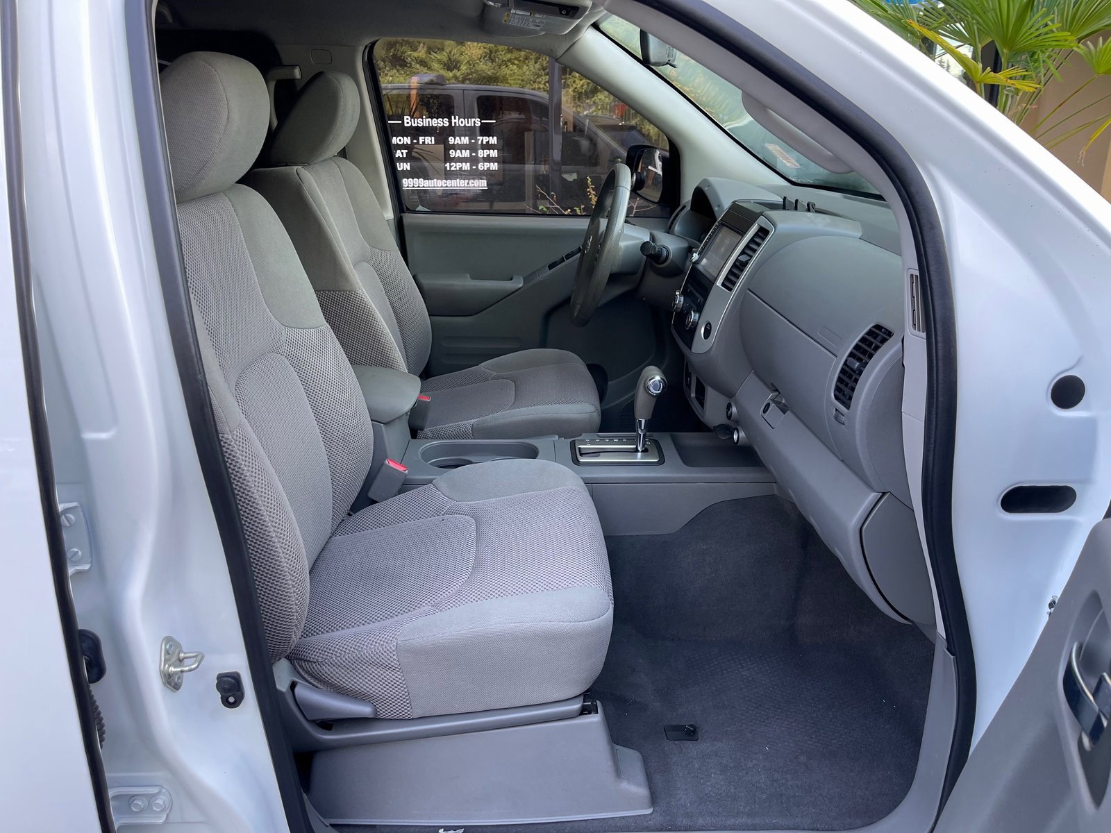 Used 2019 Nissan Frontier SV image 19