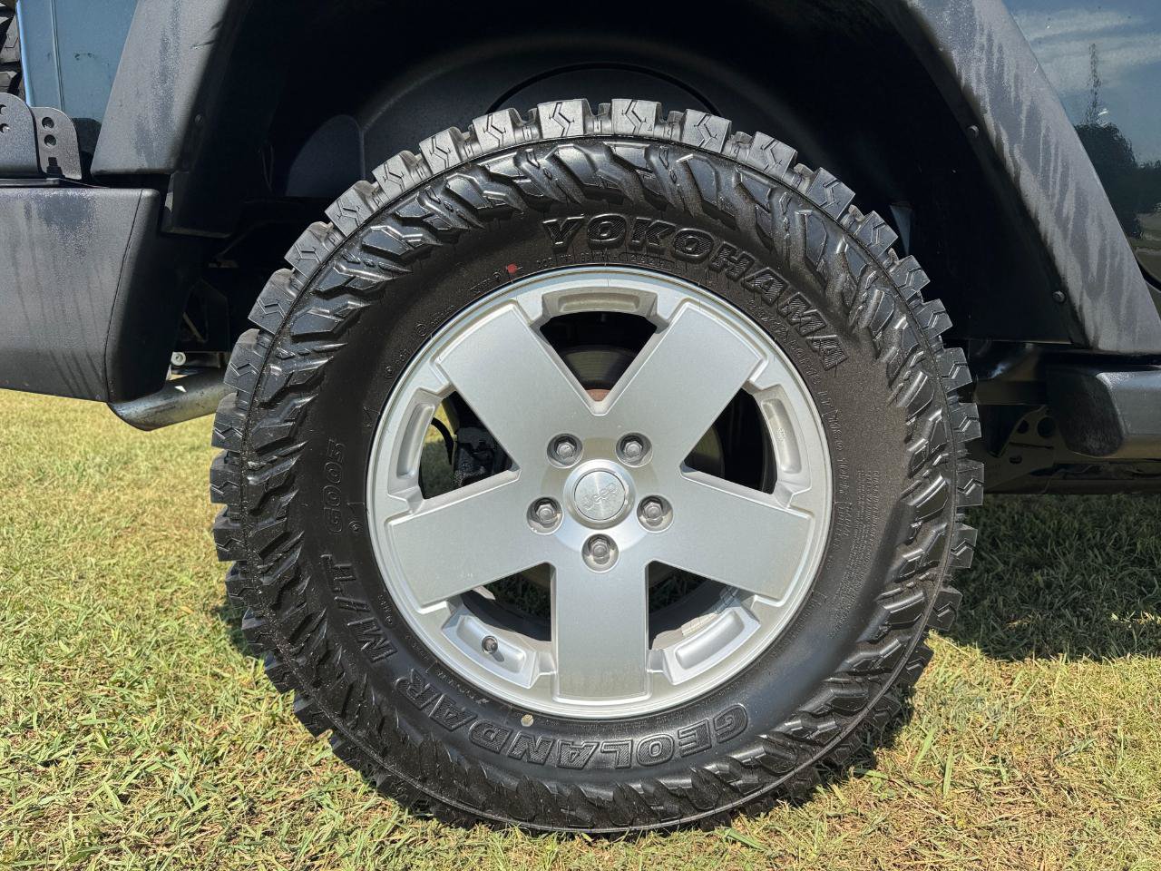 Used 2012 Jeep Wrangler Unlimited Sahara AWD/4WD image 16