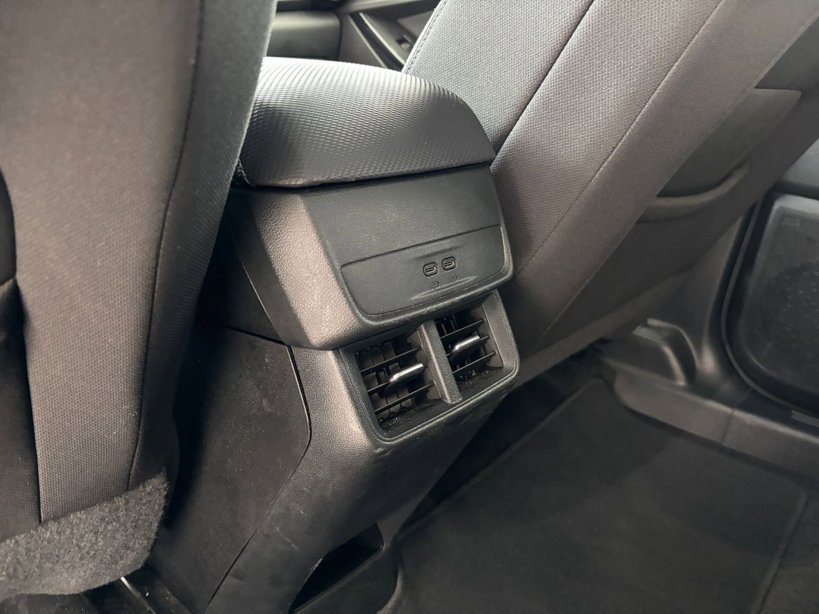 Used 2025 Chevrolet Equinox LT FWD image 24