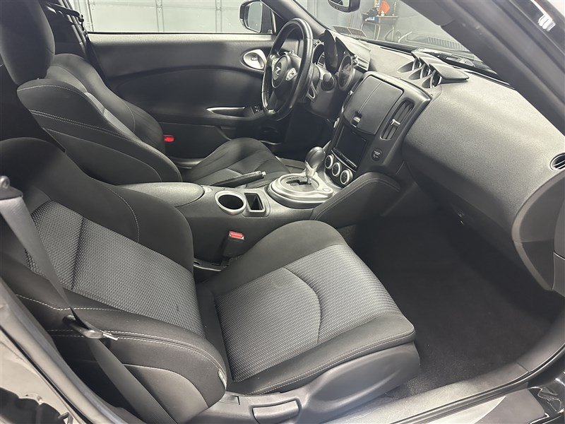 Used 2011 Nissan 370Z Coupe w/ Sport Pkg RWD image 10