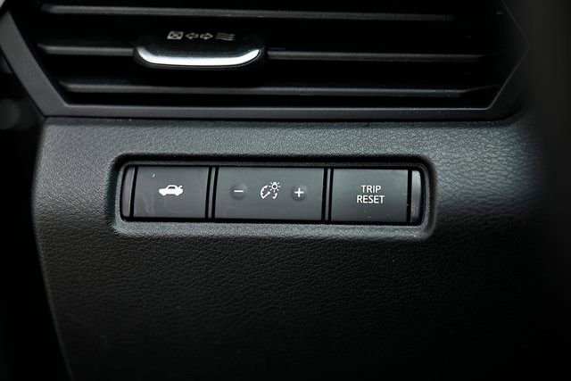 Used 2025 Nissan Altima 2.5 SV image 18