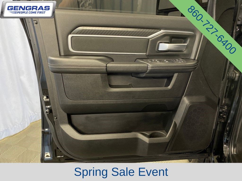 Used 2025 RAM 3500 Big Horn AWD/4WD image 15