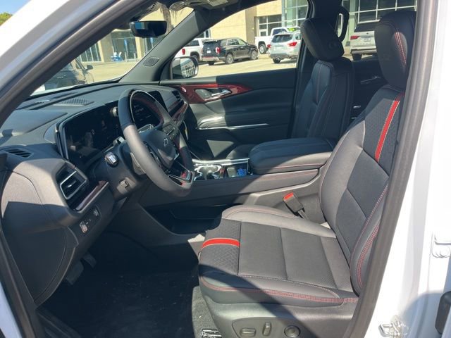 New 2026 Chevrolet Traverse RS w/ LPO, Floor Liner Package FWD image 19