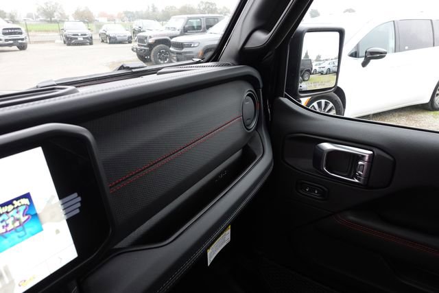 New 2026 Jeep Wrangler Unlimited Rubicon w/ Technology Group image 24