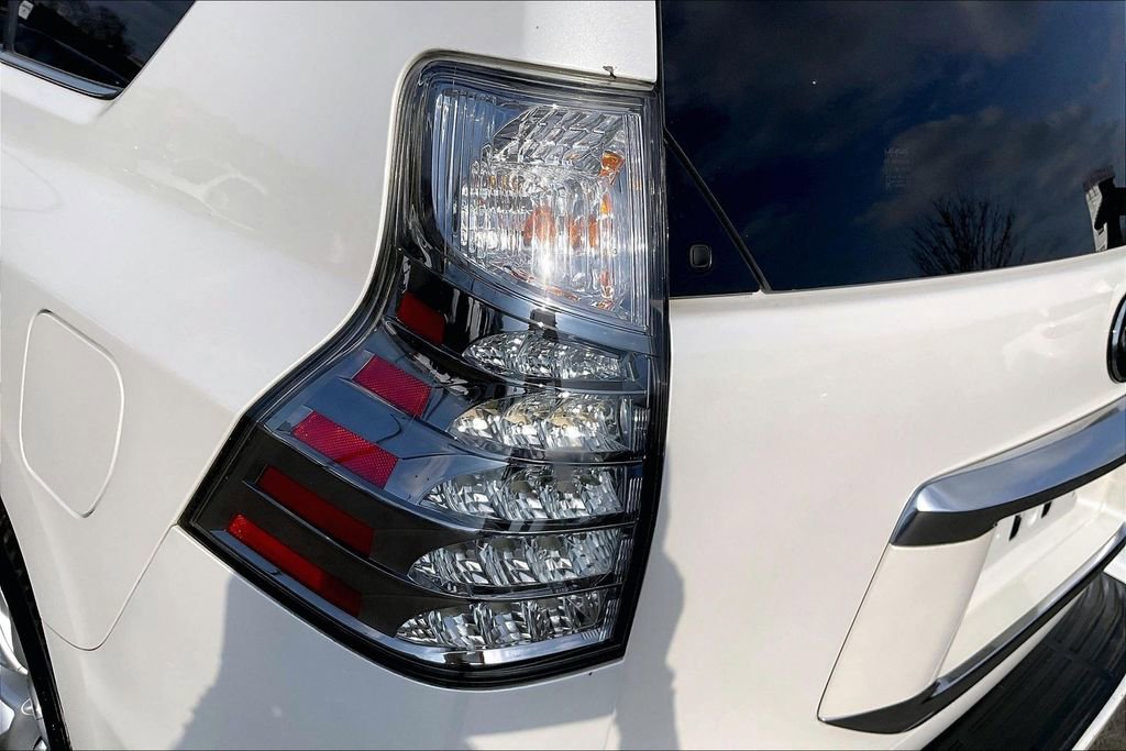 Used 2023 Lexus GX 460 Premium AWD/4WD image 25
