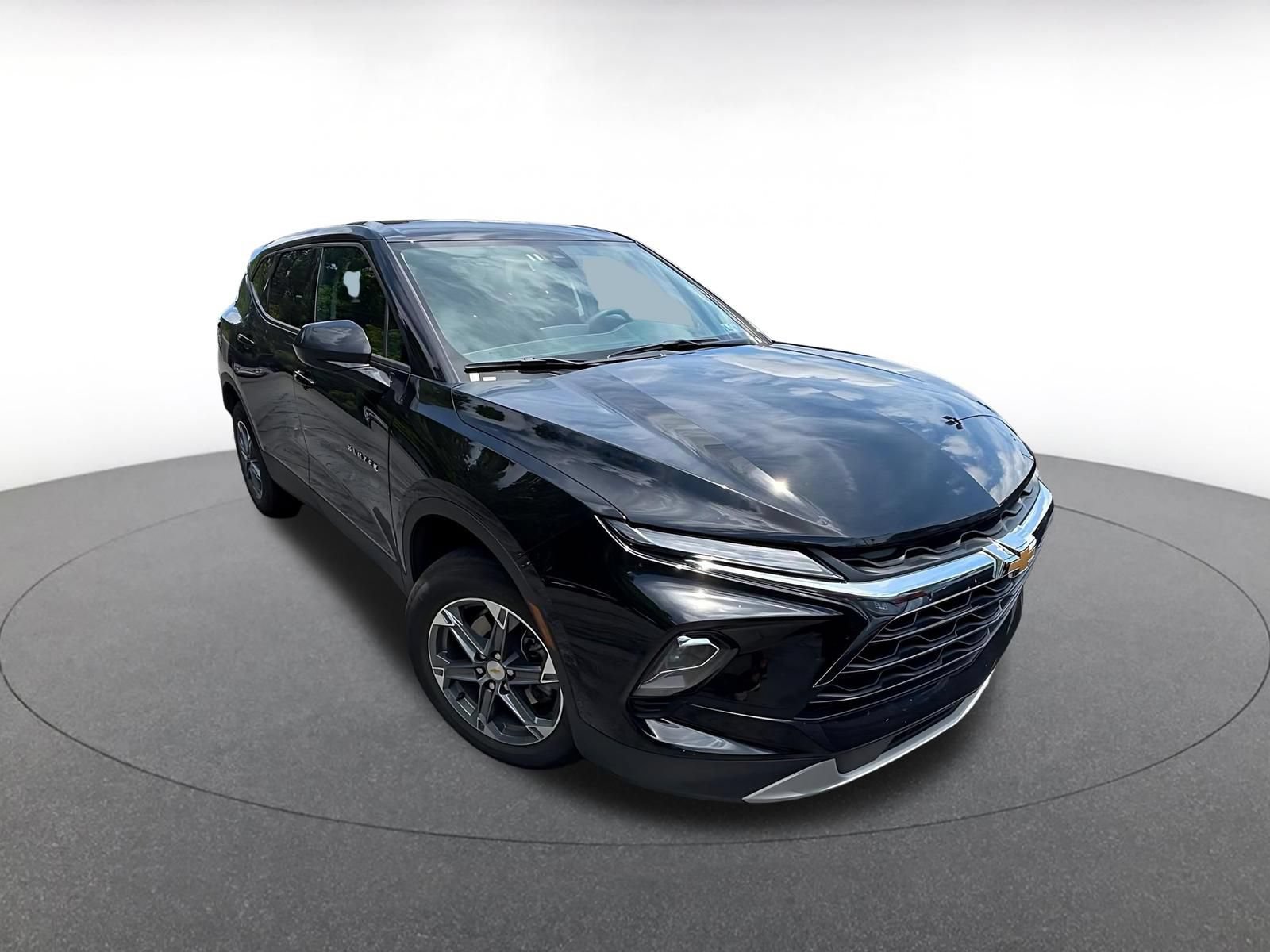 Used 2025 Chevrolet Blazer LT FWD image 5