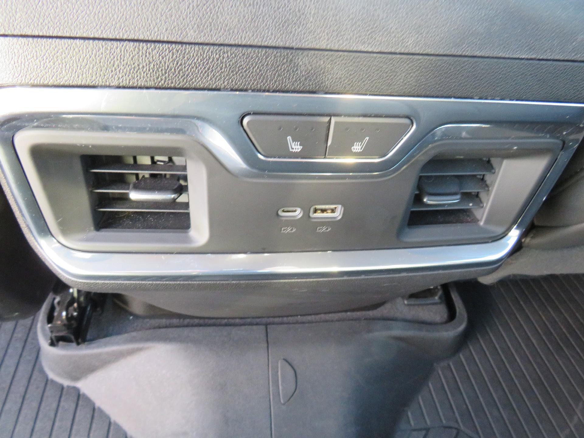 Used 2024 Chevrolet Silverado 2500 LTZ w/ LTZ Convenience Package image 12