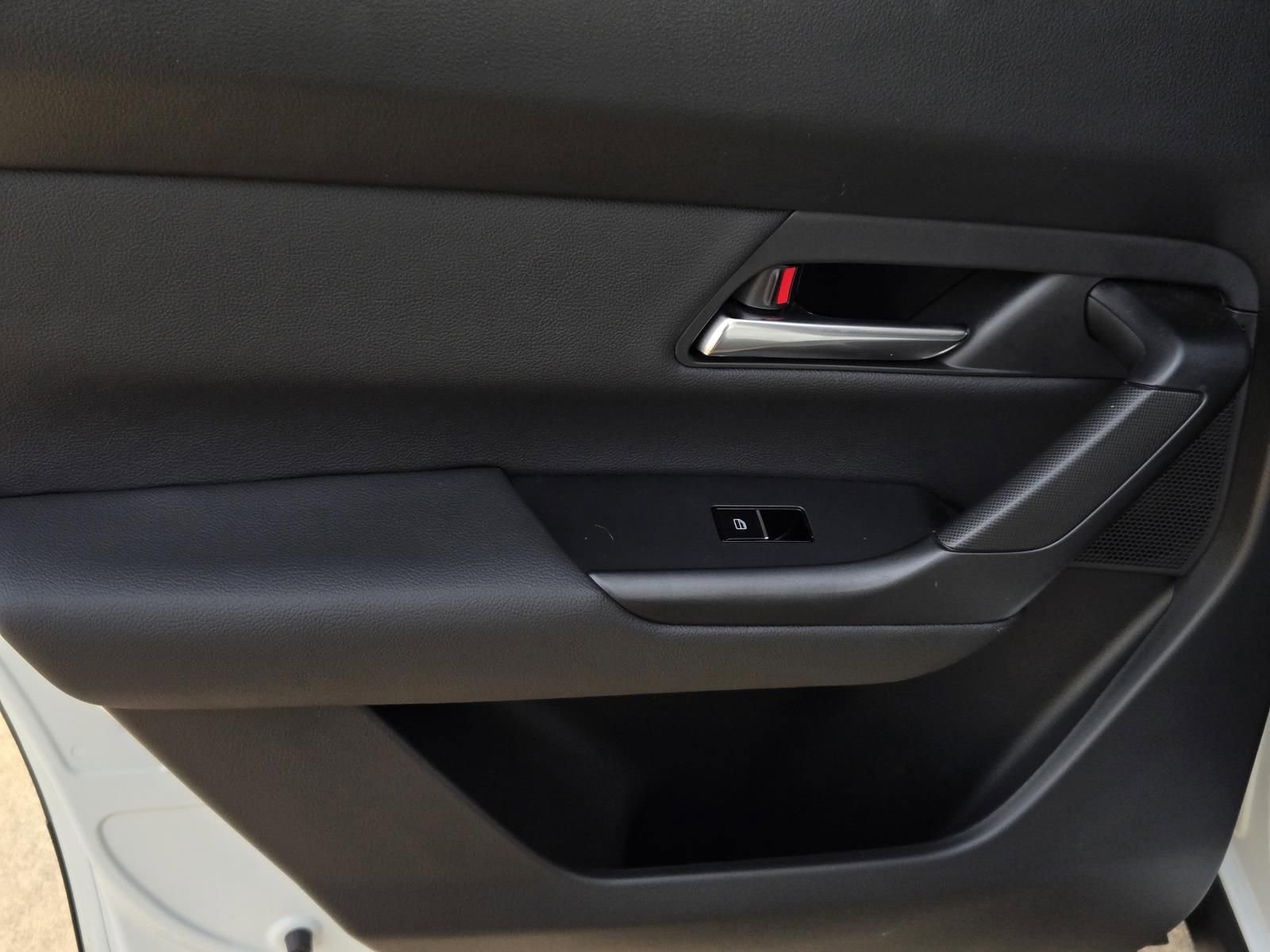 Certified 2025 MAZDA CX-50 2.5 Hybrid w/ Premium Plus Pkg image 16