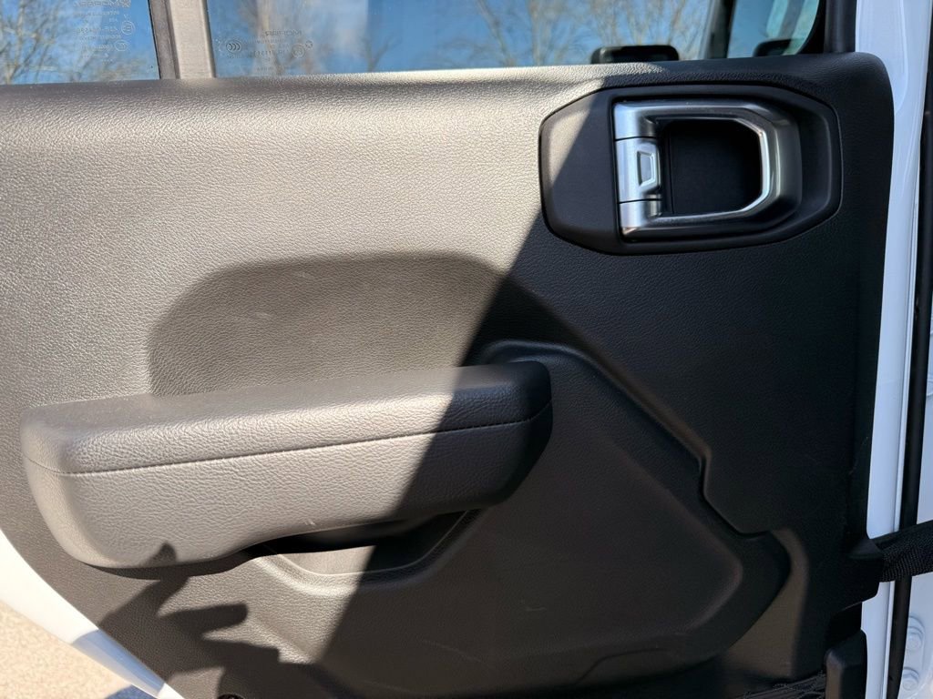 Used 2025 Jeep Wrangler Unlimited Rubicon image 34