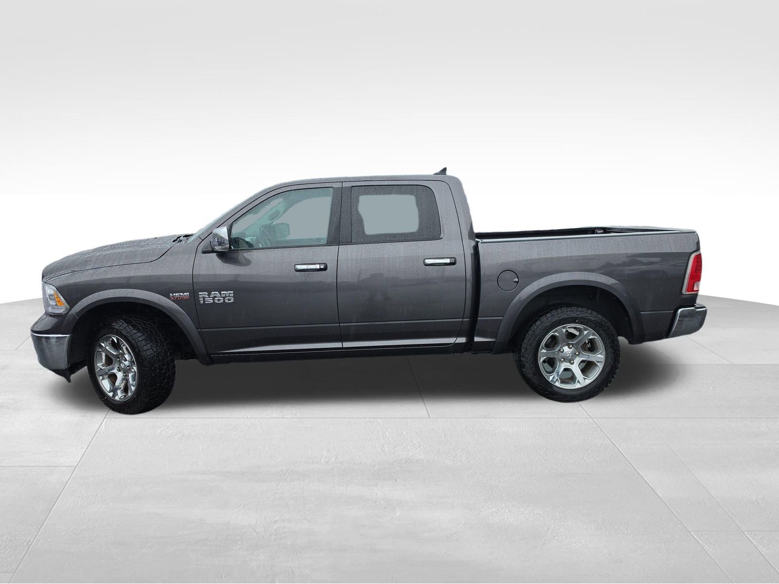 Used 2015 RAM 1500 Laramie w/ Convenience Group AWD/4WD image 2