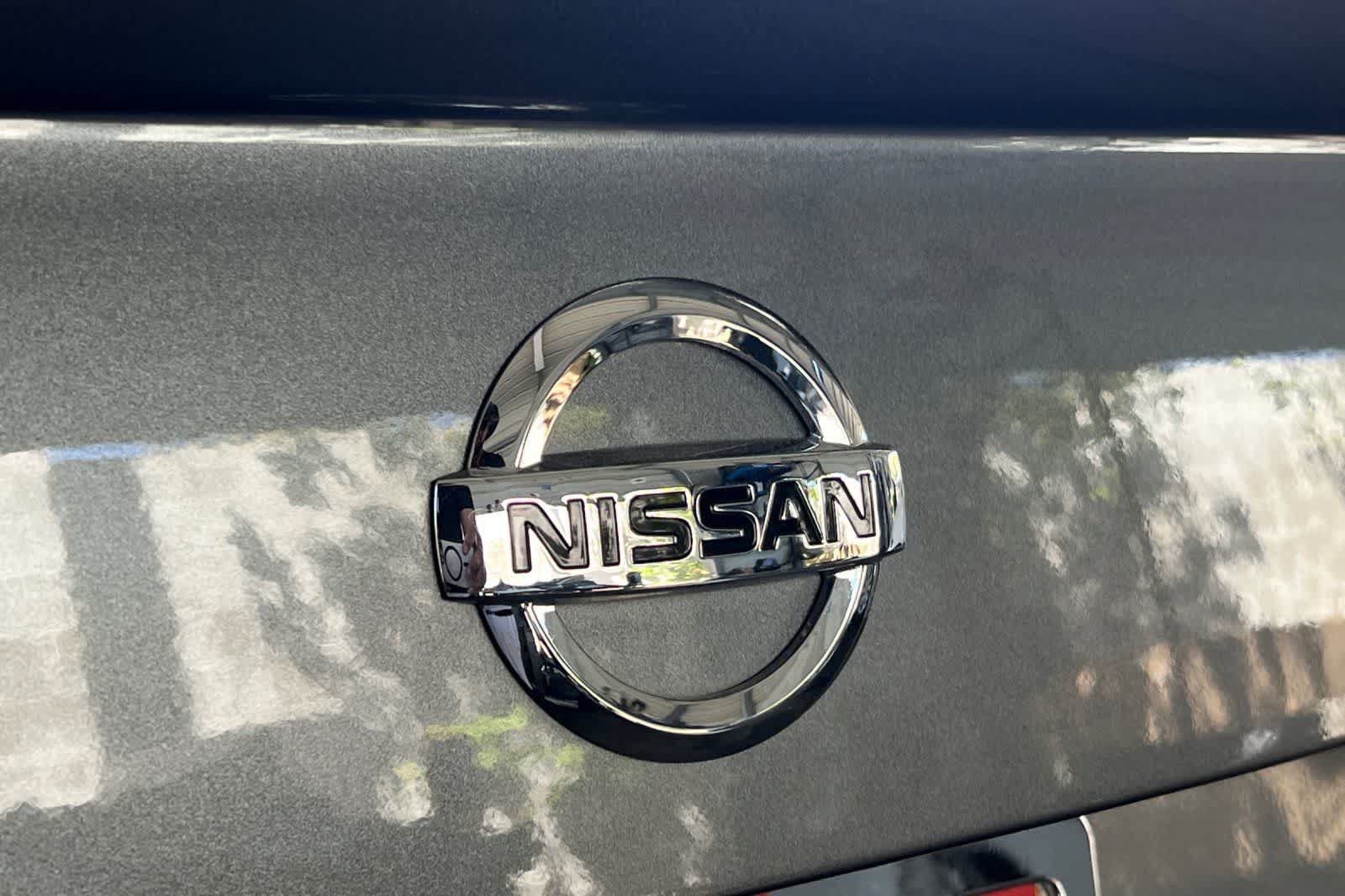 Used 2022 Nissan Versa S FWD image 16