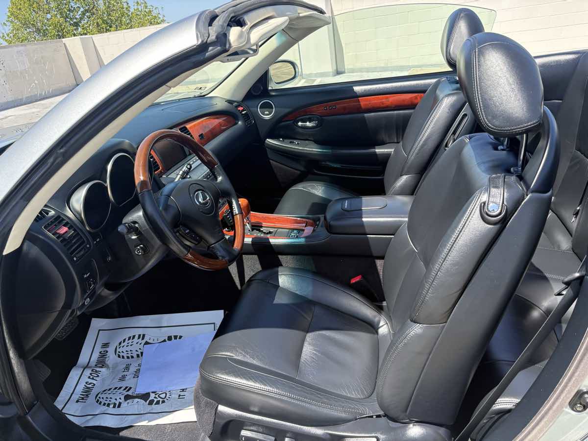 Used 2002 Lexus SC 430 Convertible image 22