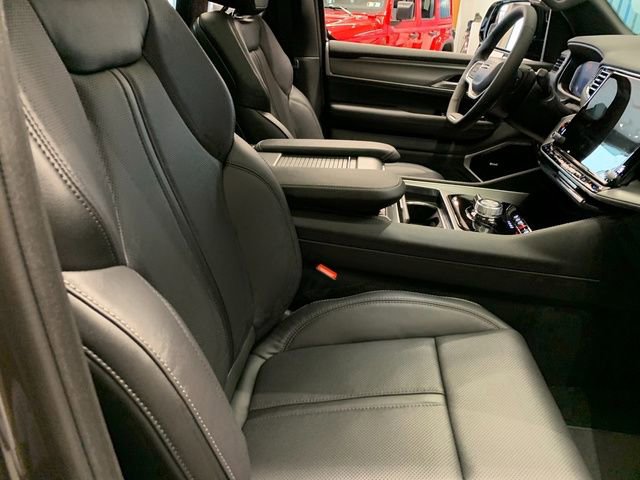 New 2026 Jeep Grand Wagoneer L Limited w/ Premium Group II image 8