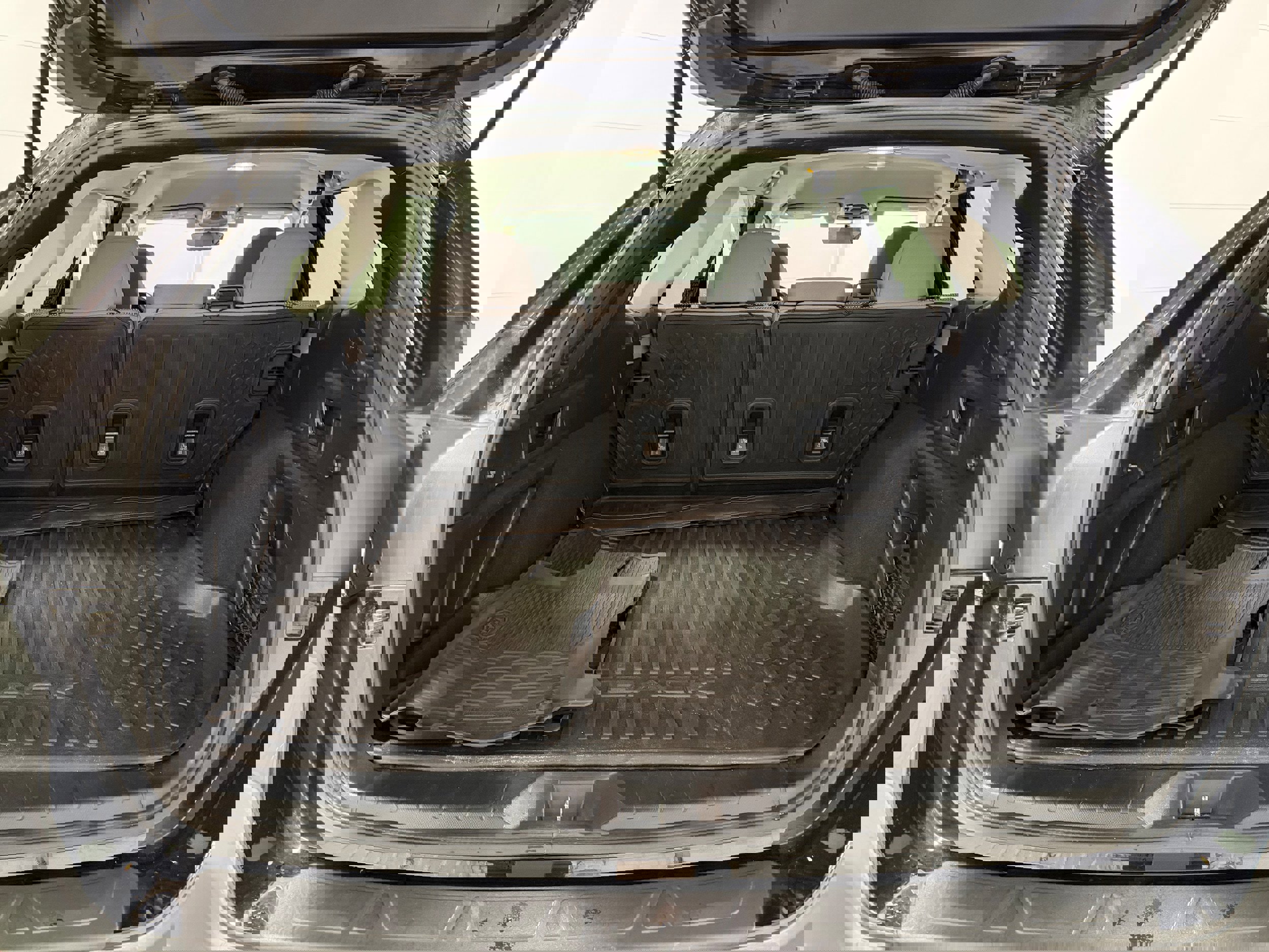 Used 2020 Subaru Outback Premium image 28