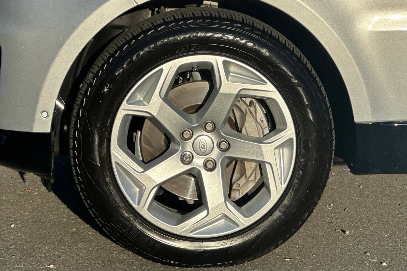 Used 2020 Land Rover Range Rover Sport HSE image 38