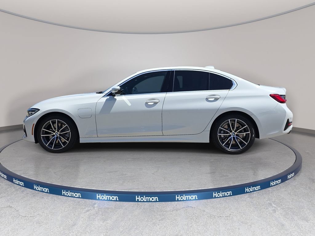 Used 2021 BMW 330e w/ Driving Assistance Package RWD image 9
