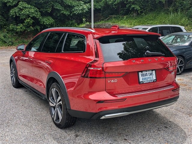 Certified 2024 Volvo V60 B5 Cross Country Plus image 5