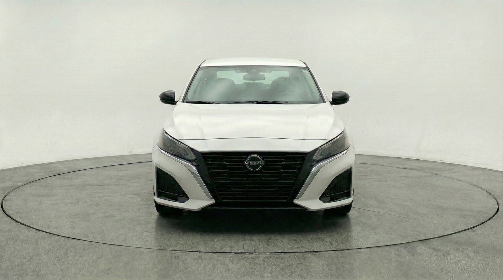 Used 2025 Nissan Altima 2.5 SV FWD image 2
