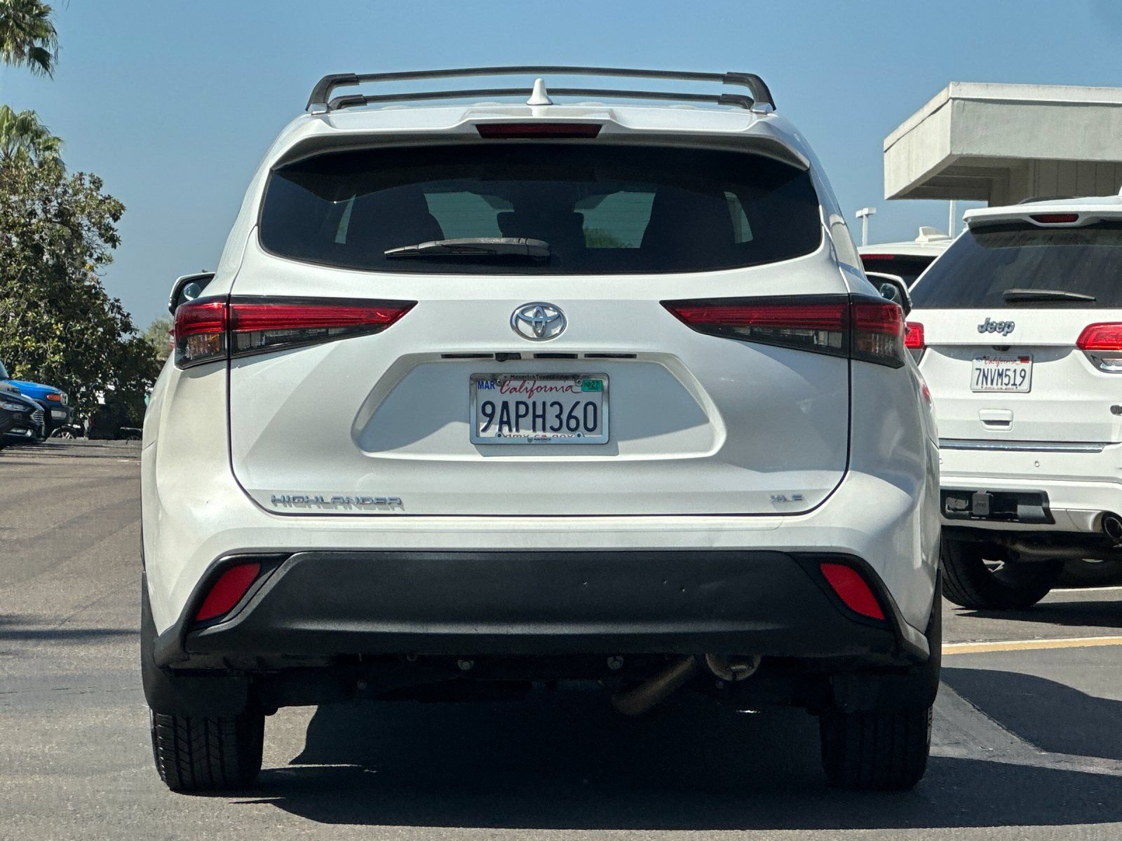 Used 2022 Toyota Highlander XLE FWD image 4