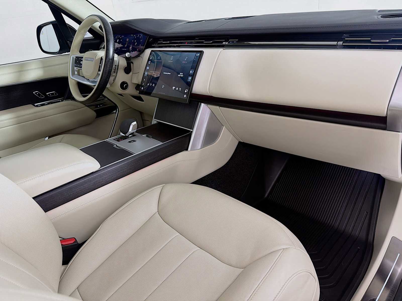 Used 2024 Land Rover Range Rover SE image 29