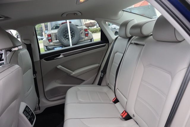 Used 2017 Volkswagen Passat 1.8T SE FWD image 24