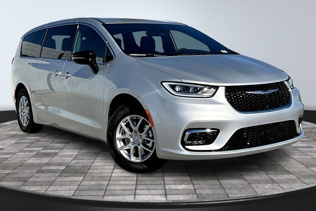 New 2026 Chrysler Pacifica Select FWD image 27