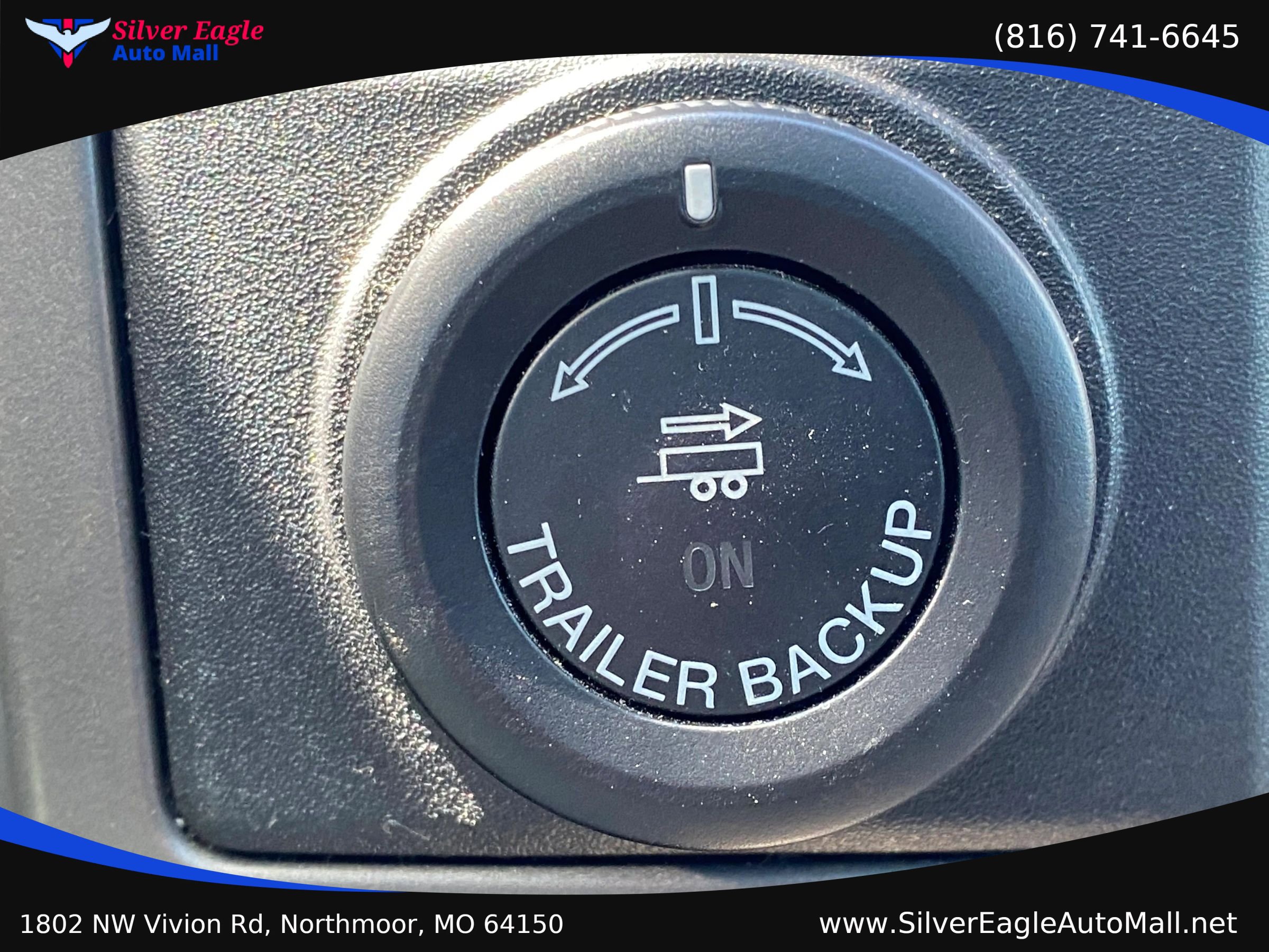 Used 2018 Ford Expedition Max XLT w/ Equipment Group 202A AWD/4WD image 12