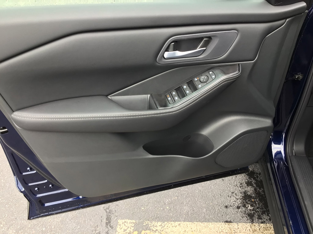 New 2026 Nissan Rogue SV image 9