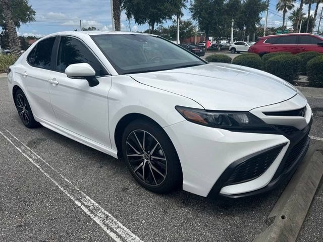 Used 2023 Toyota Camry SE FWD image 6
