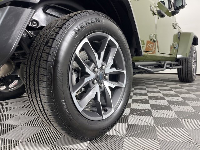 Used 2024 Jeep Wrangler Unlimited image 16