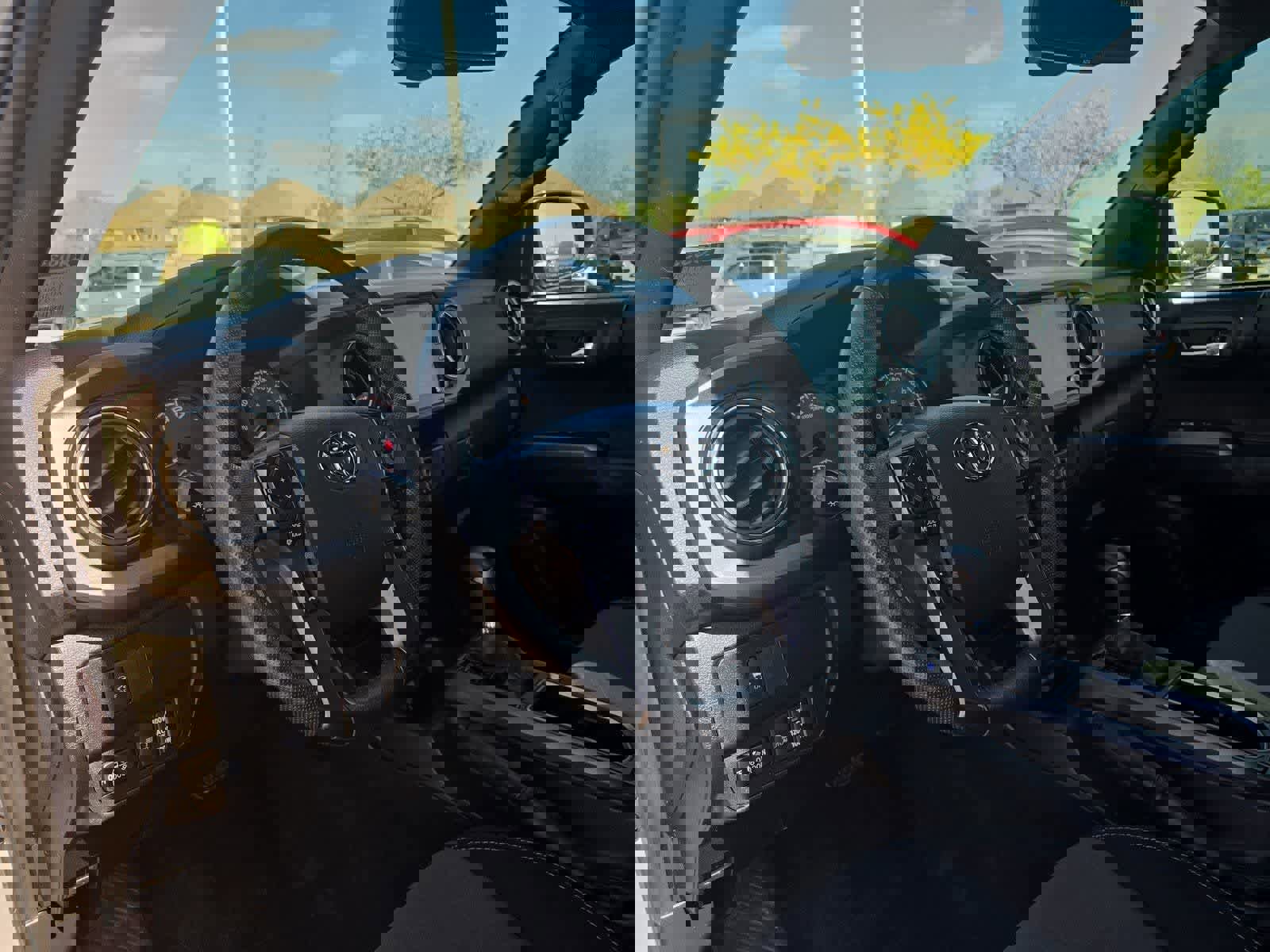 Used 2020 Toyota Tacoma TRD Sport w/ Technology Package RWD image 2