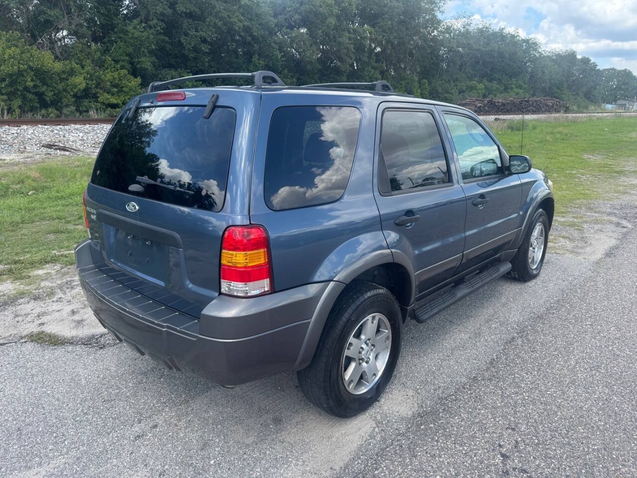 Used 2005 Ford Escape XLT FWD image 3