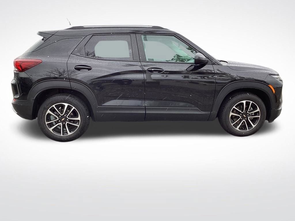 Used 2025 Chevrolet TrailBlazer LT FWD image 11