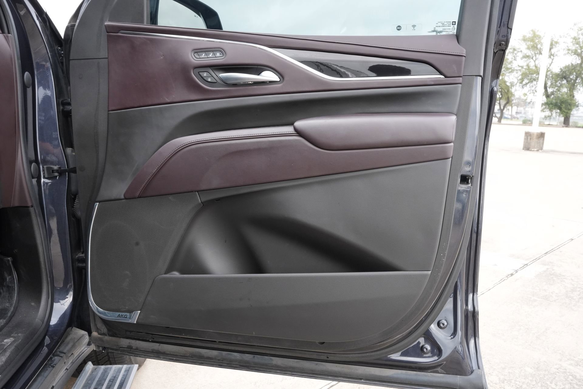 Certified 2023 Cadillac Escalade Premium Luxury Platinum image 28