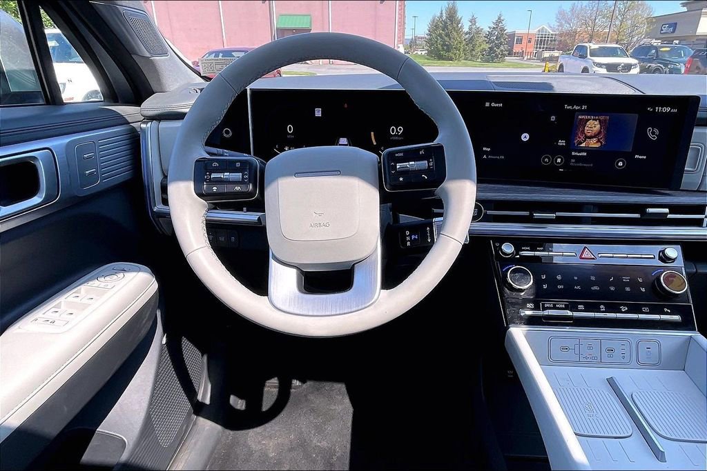 Used 2024 Hyundai Santa Fe Limited AWD/4WD image 5
