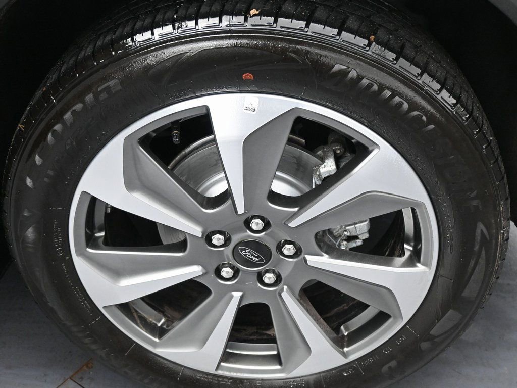 Used 2025 Ford Escape Platinum image 41