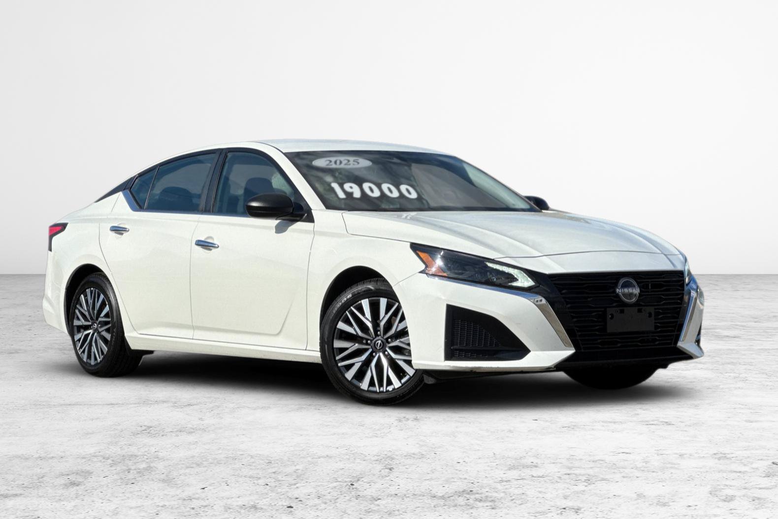 Certified 2025 Nissan Altima 2.5 SV FWD image 2