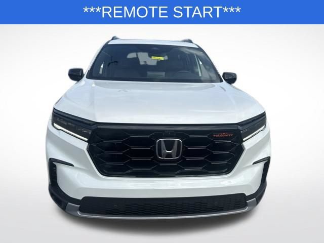 Used 2025 Honda Pilot TrailSport image 7