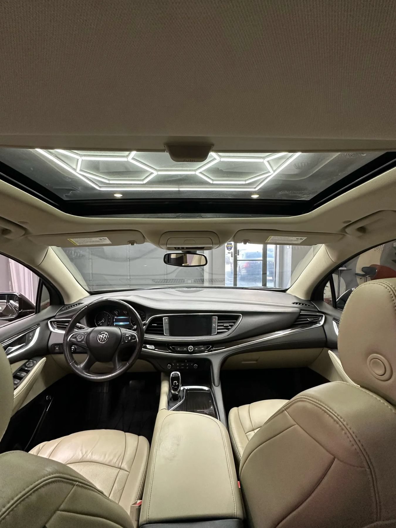 Used 2018 Buick Enclave Essence FWD image 24