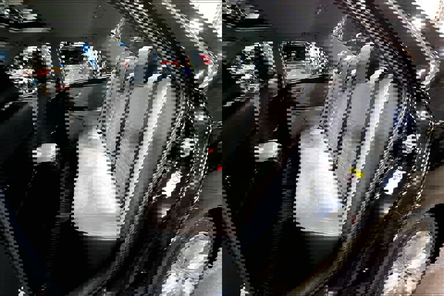 Used 2015 Toyota Camry XSE image 19