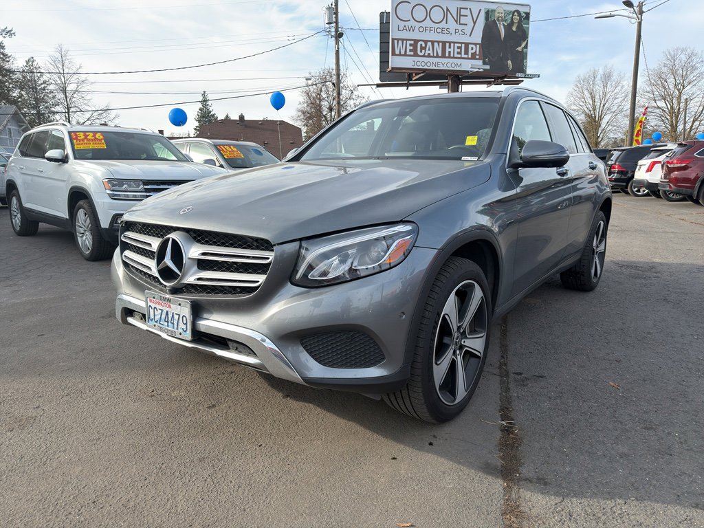 Used 2019 Mercedes-Benz GLC 350e 4MATIC image 2