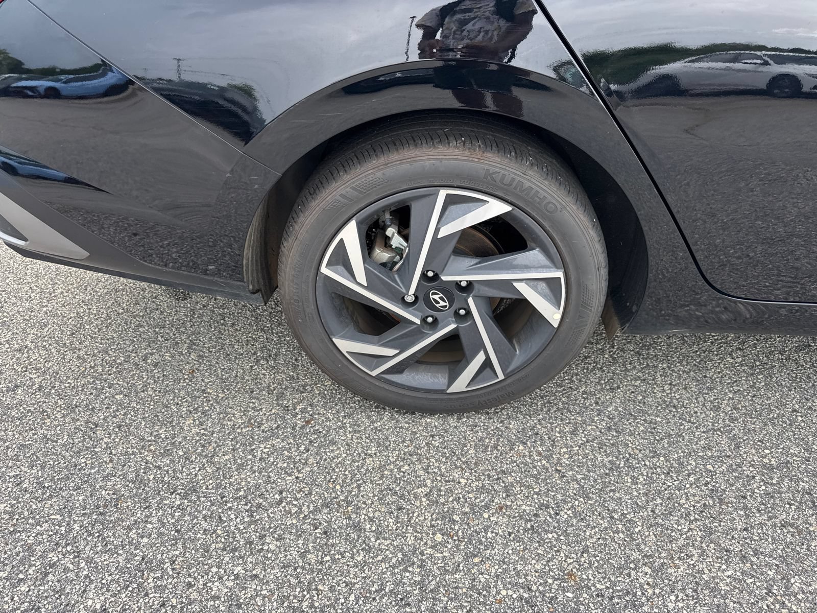 Certified 2025 Hyundai Elantra Limited FWD image 16