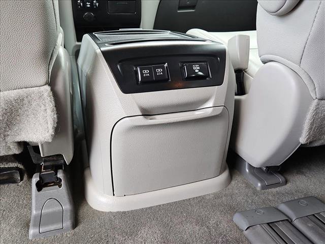 Used 2018 Toyota Sienna XLE FWD image 18