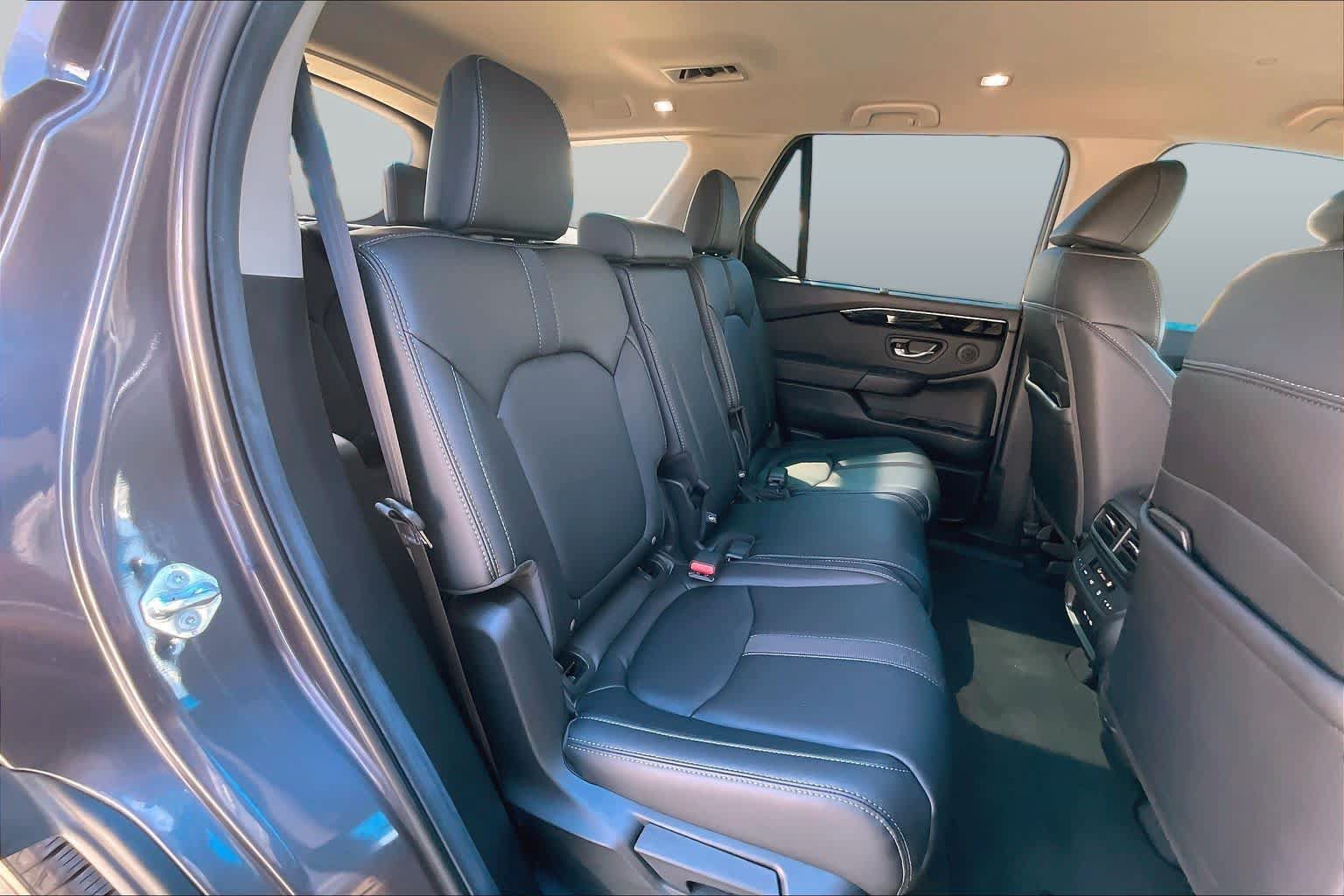 Used 2025 Honda Pilot EX-L image 19
