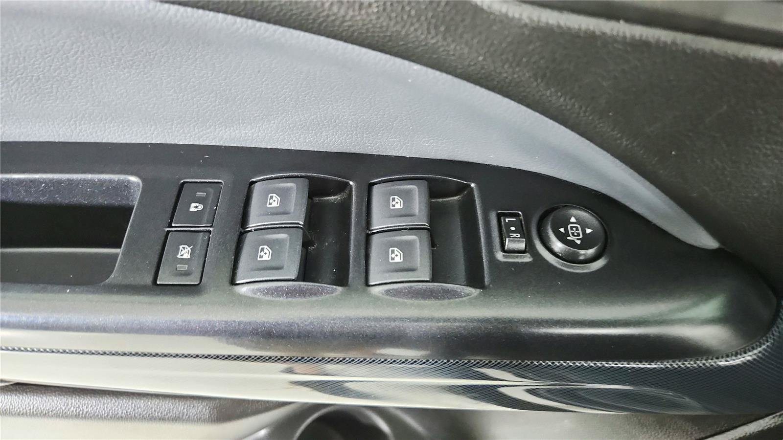 Used 2021 Chevrolet Colorado Z71 AWD/4WD image 10