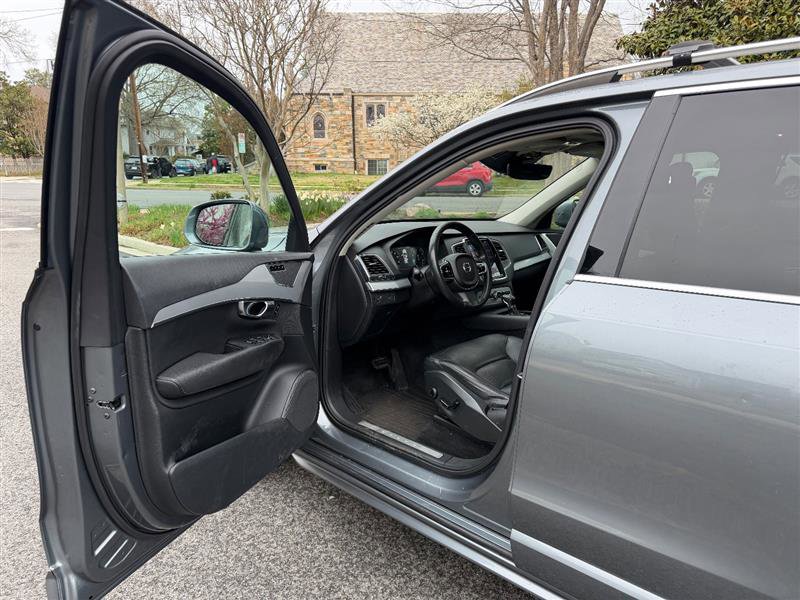 Used 2016 Volvo XC90 T6 Momentum image 24
