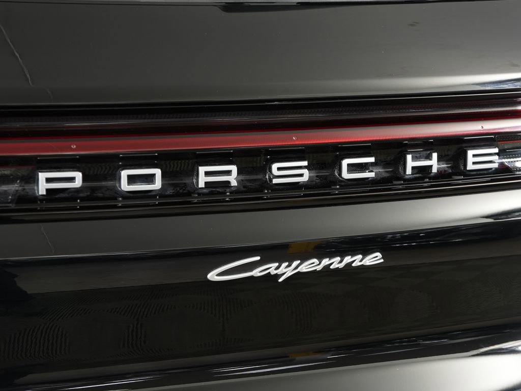 Certified 2024 Porsche Cayenne AWD/4WD image 13