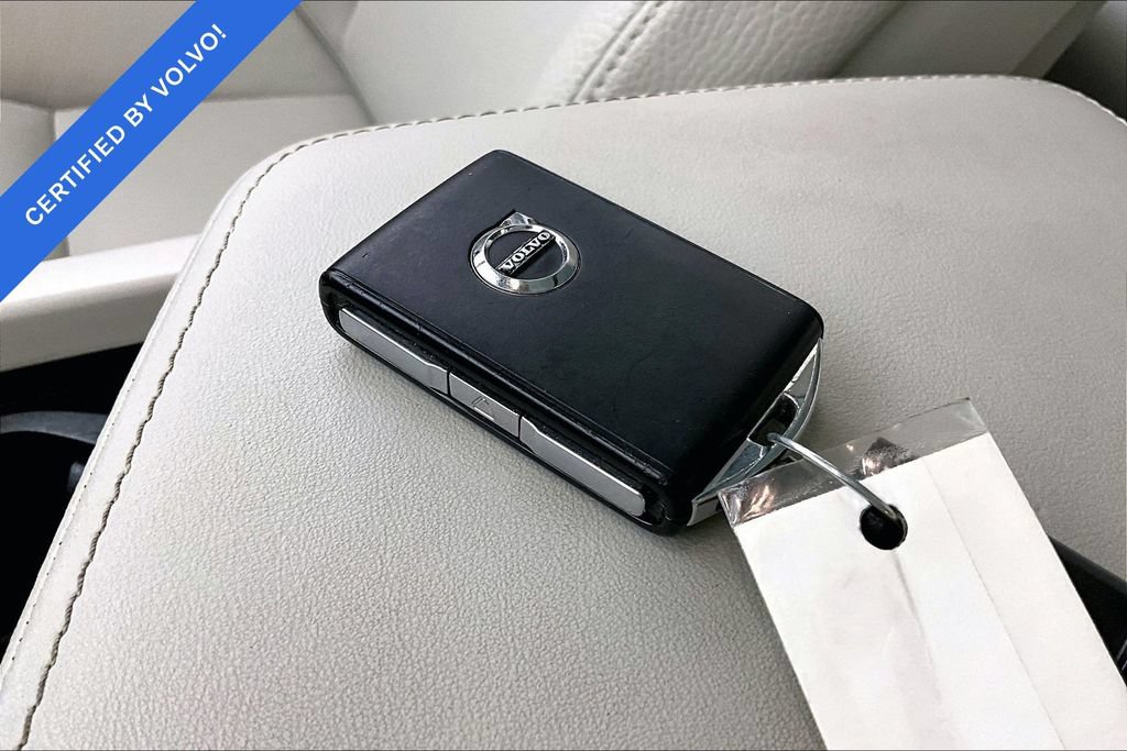 Certified 2023 Volvo XC60 B5 Plus w/ Protection Package Premier FWD image 12
