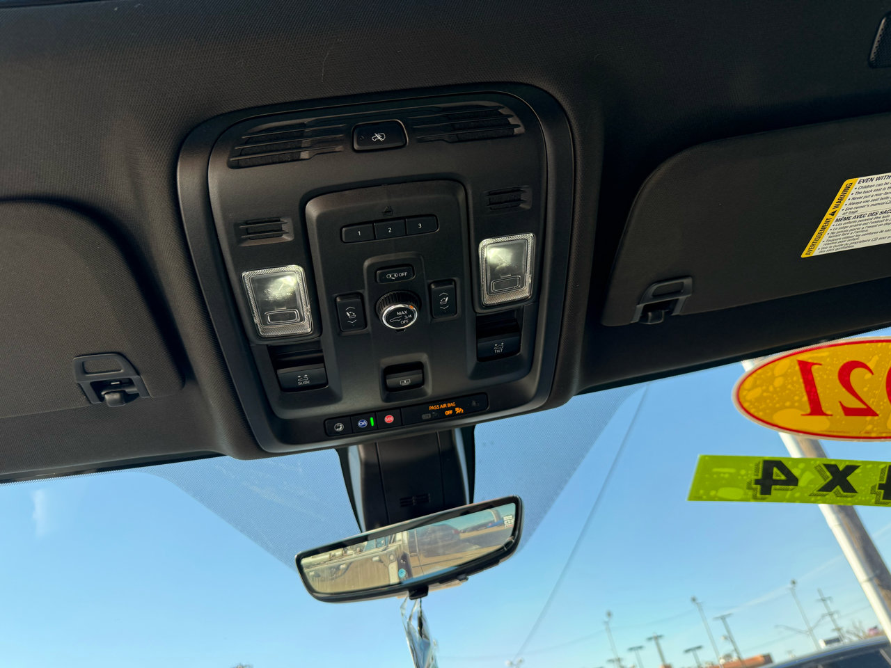 Used 2021 GMC Yukon XL Denali w/ Advanced Technology Package image 31