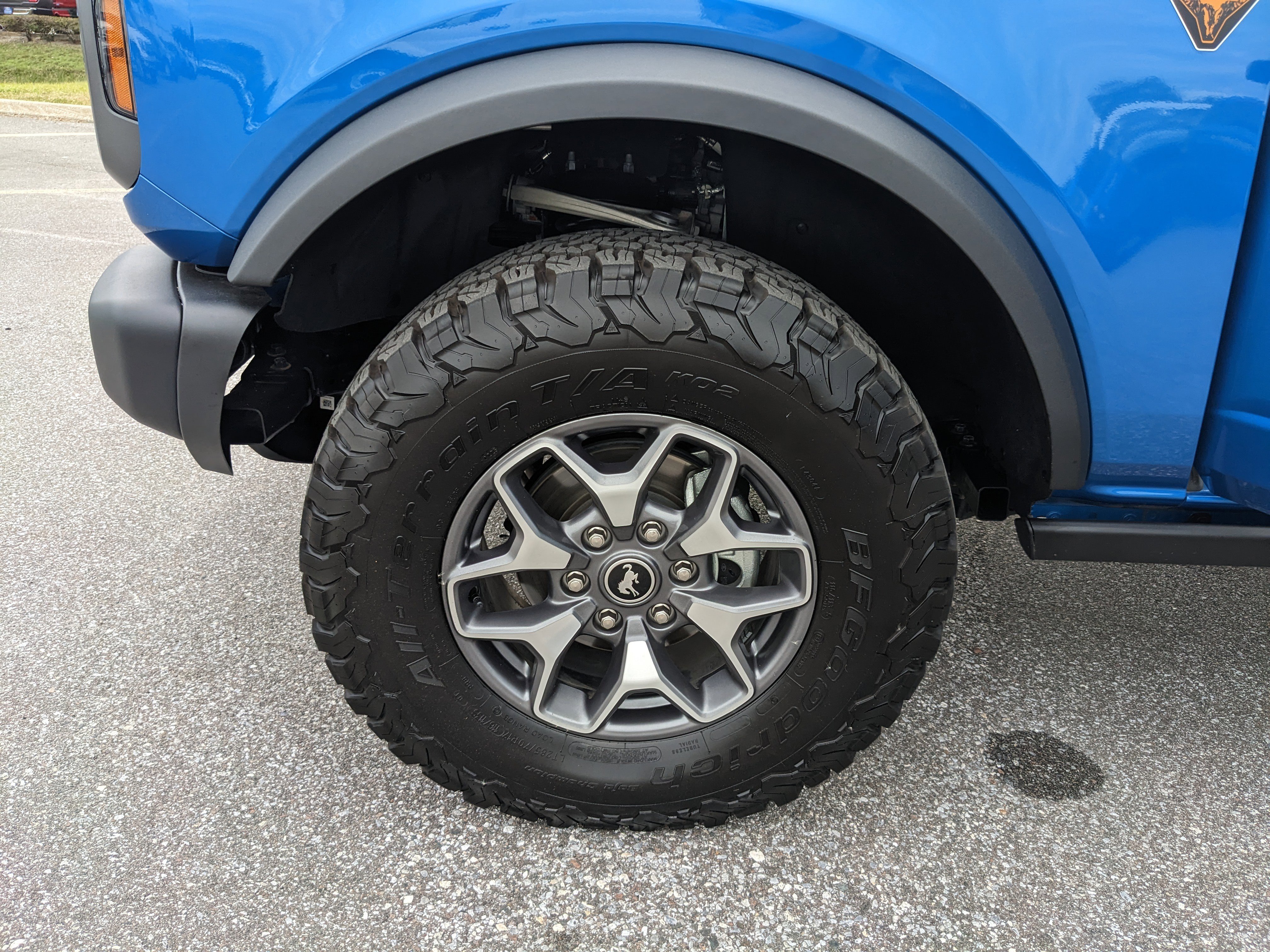 Used 2025 Ford Bronco Badlands image 35